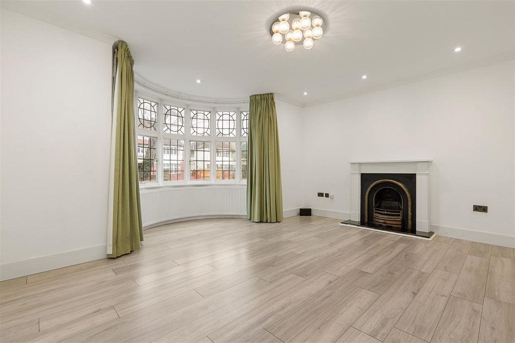 Property photo 3 of 12 16548886 (13).Jpg