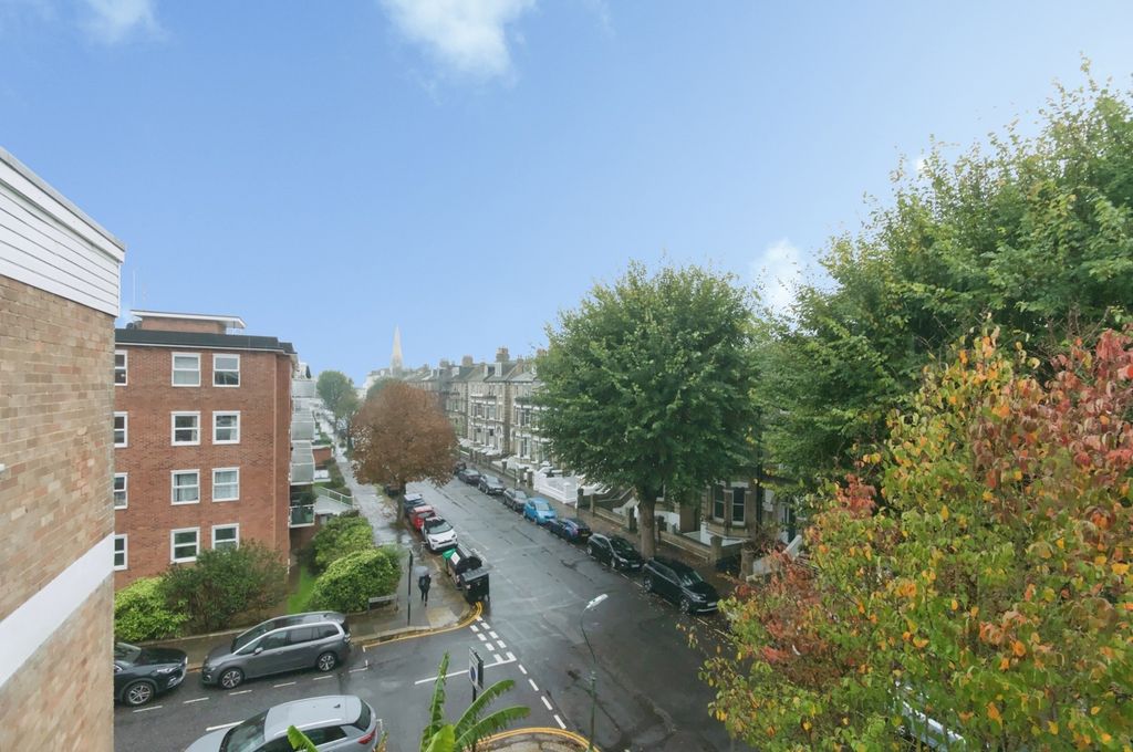 Property photo 3 of 8 Pbox-Img.Jpg