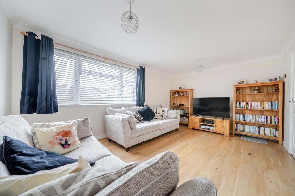 Property photo 2 of 20 Living Room