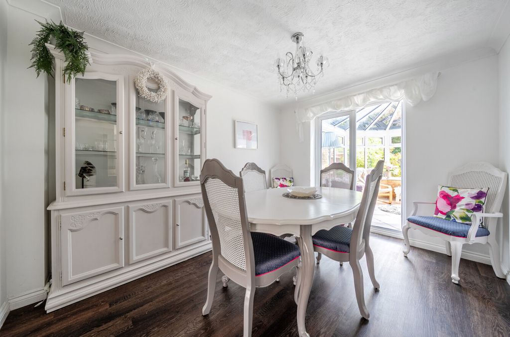 Property photo 3 of 12 1333334-5-6893741...
