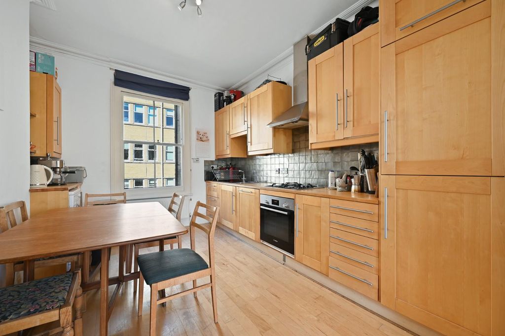 Property photo 2 of 13 Fb - Minford Gardens - Kitchen3 (1).Jpg