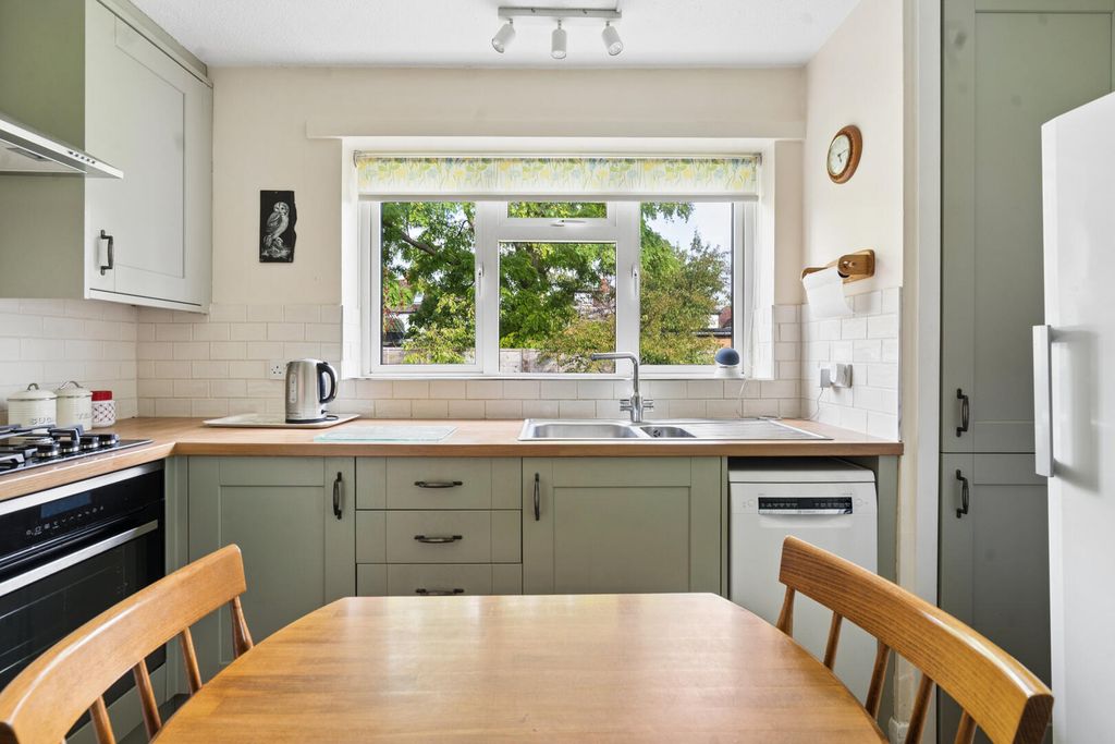 Property photo 2 of 12 Kitchen