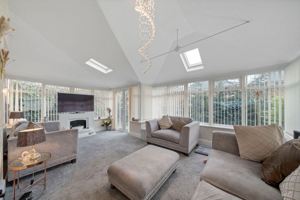 Property photo 2 of 23