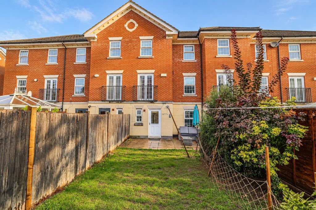 Property photo 1 of 32 980A7577-1-Winter-Sun.Jpg