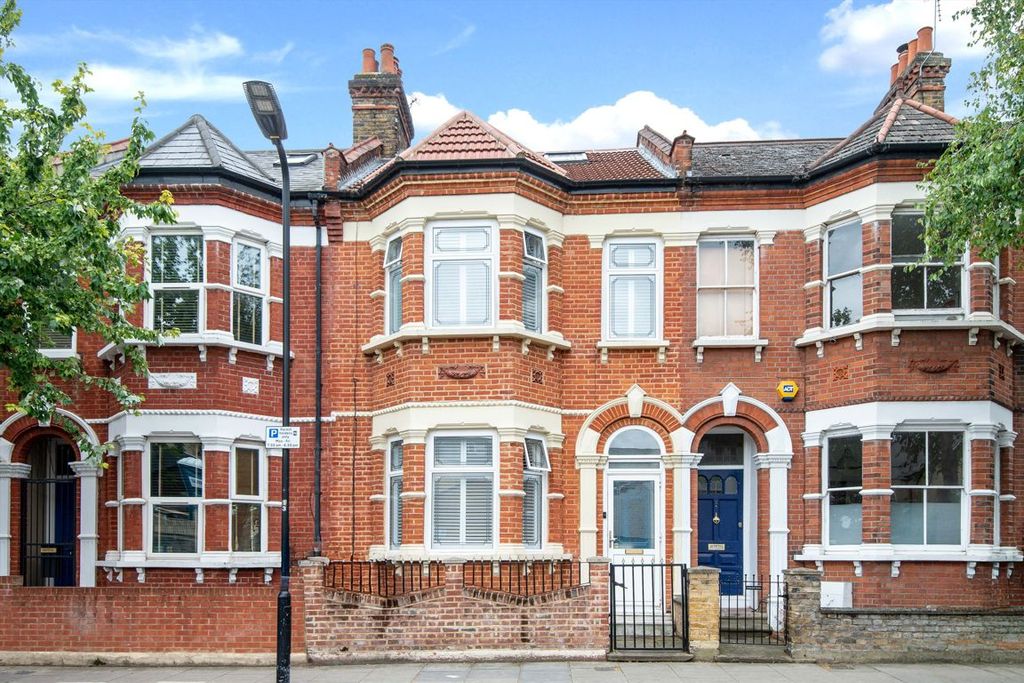 Property photo 1 of 11