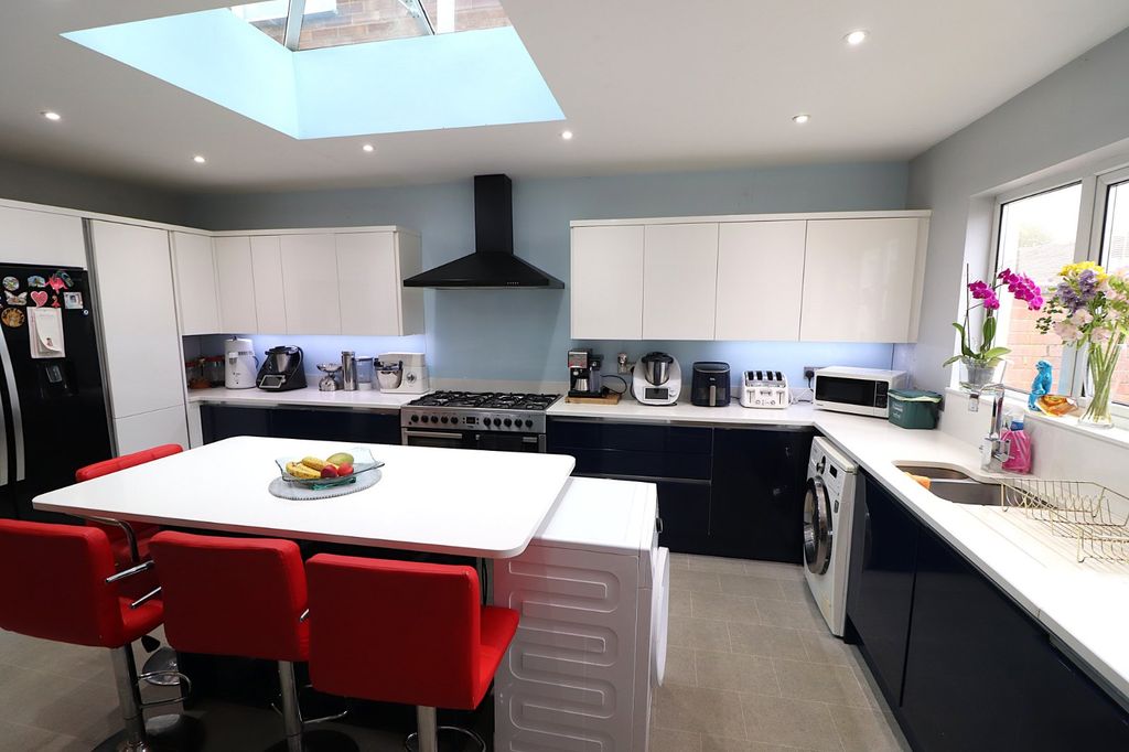 Property photo 3 of 19 Picture No. 08