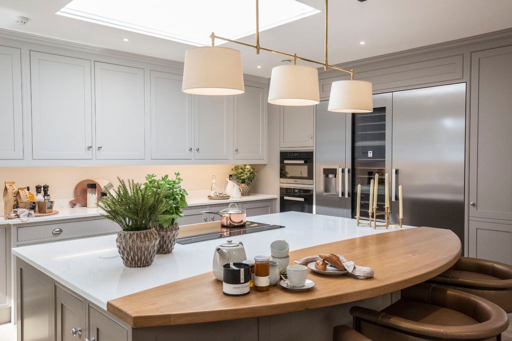 Property photo 2 of 13 Kitchen