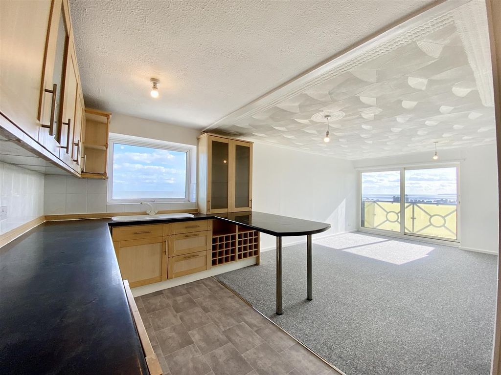 Property photo 1 of 10 Photo