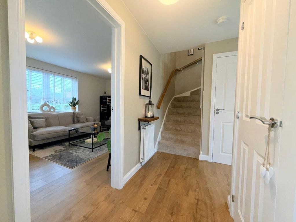 Property photo 2 of 28