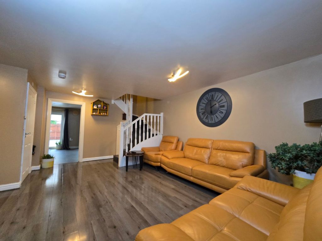 Property photo 3 of 21