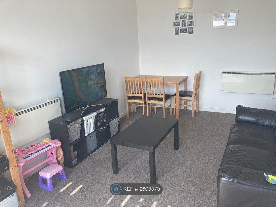 Property photo 3 of 11