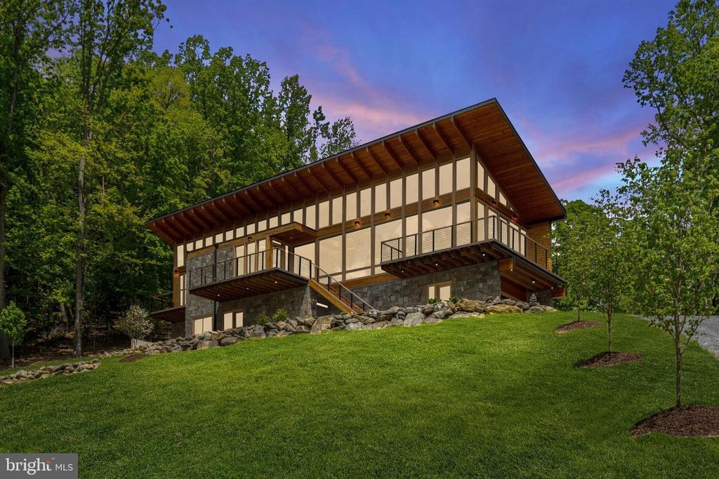 Property photo 1 of 21