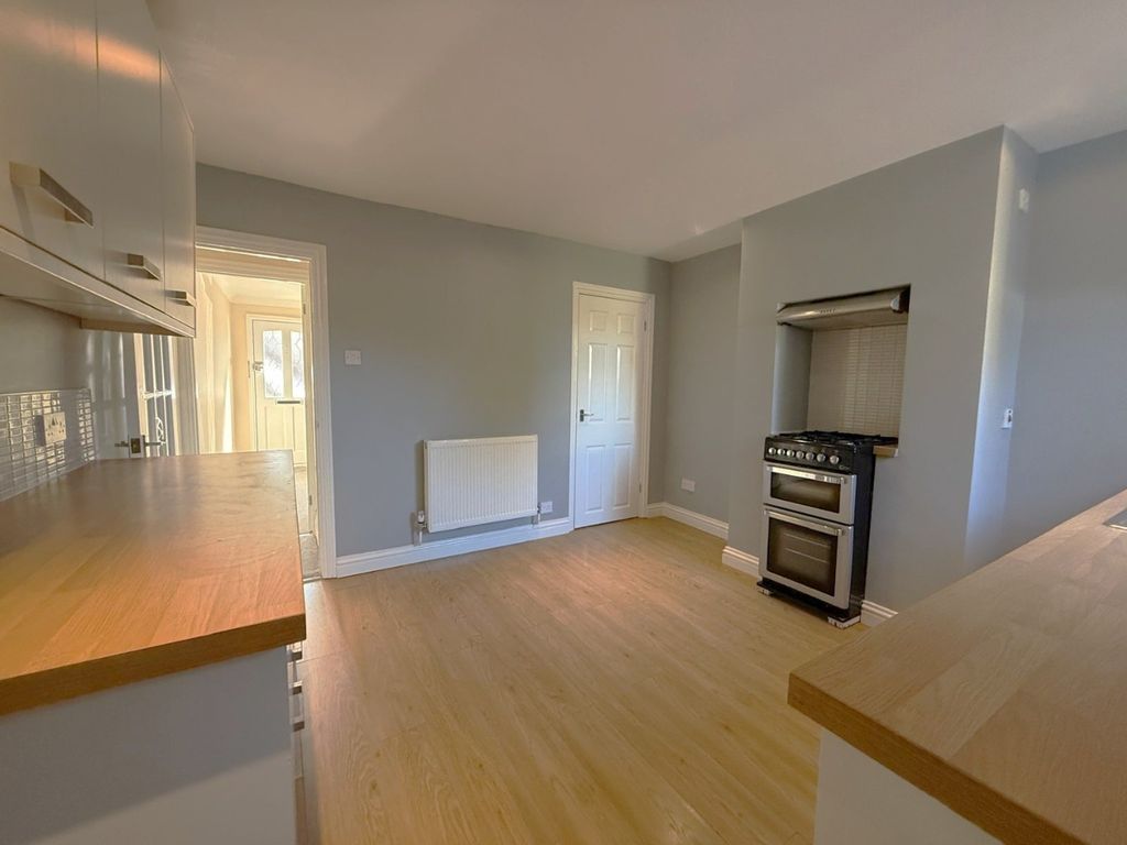 Property photo 2 of 10 3757744