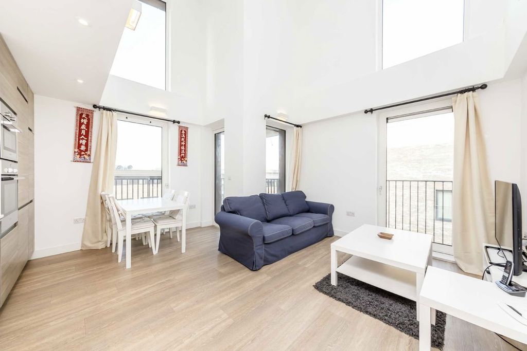 Property photo 2 of 9