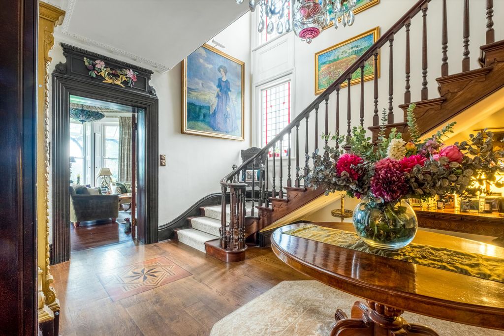 Property photo 3 of 23 Image