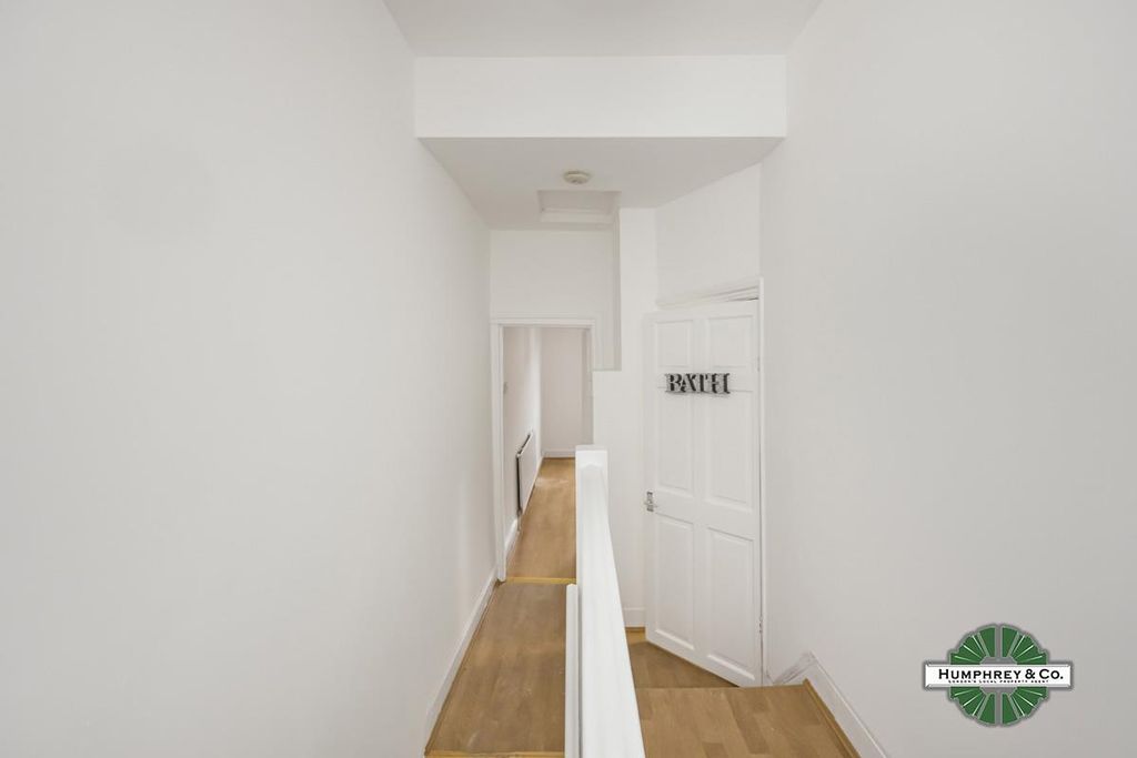 Property photo 2 of 21 Melbourne Road -005.Jpg