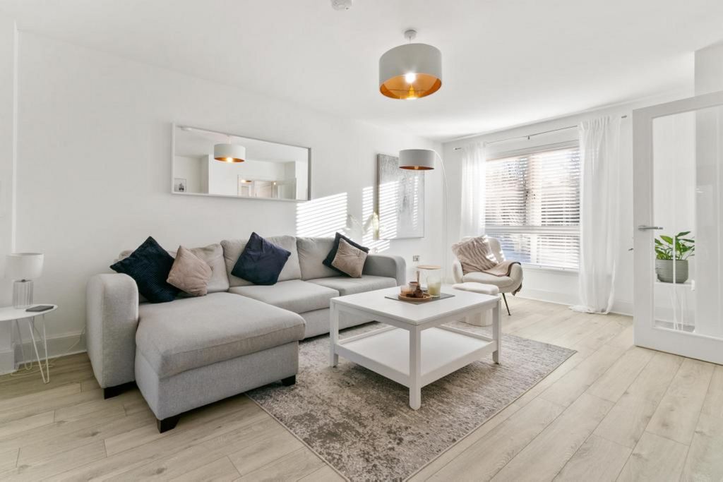 Property photo 2 of 31