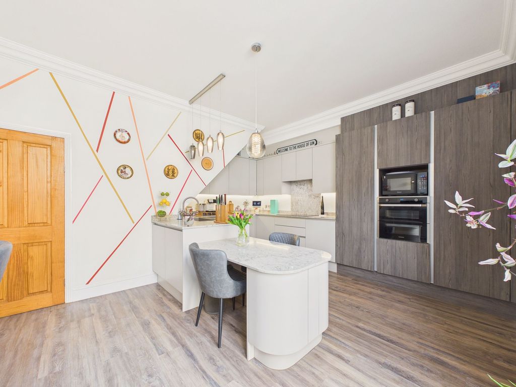 Property photo 3 of 14 Dining Kitchen