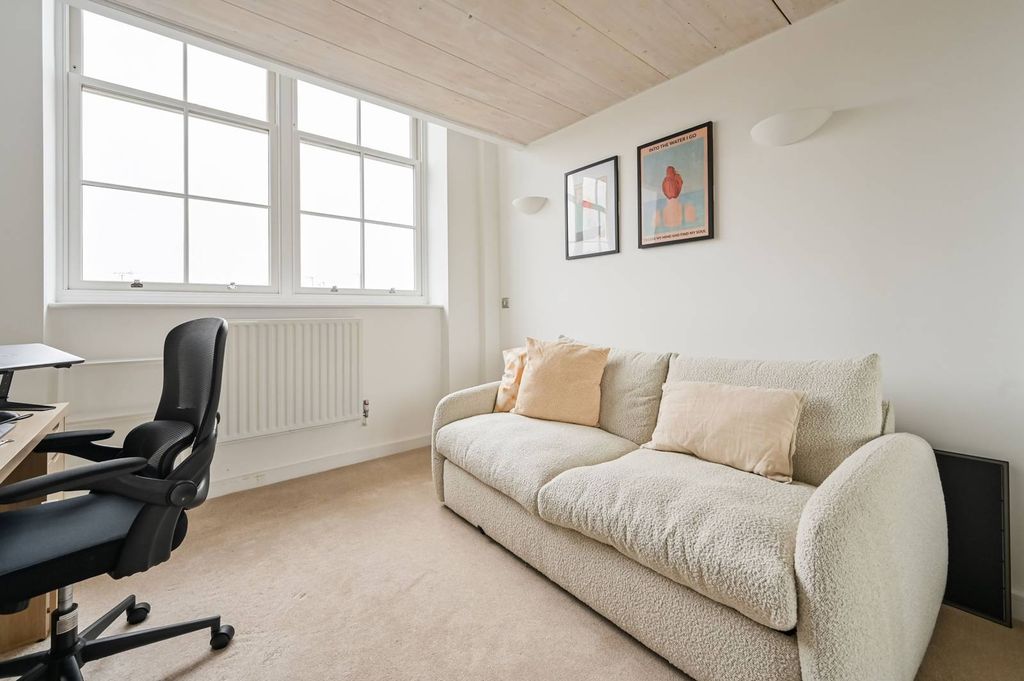 Property photo 3 of 7