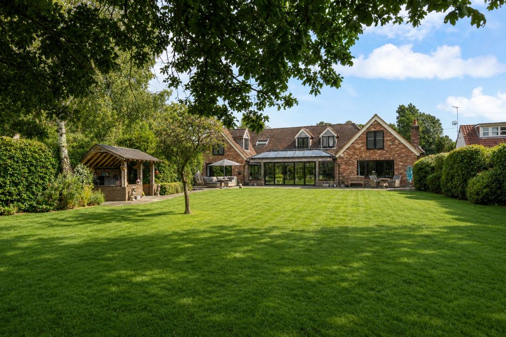 Property photo 1 of 38 Picture No. 53