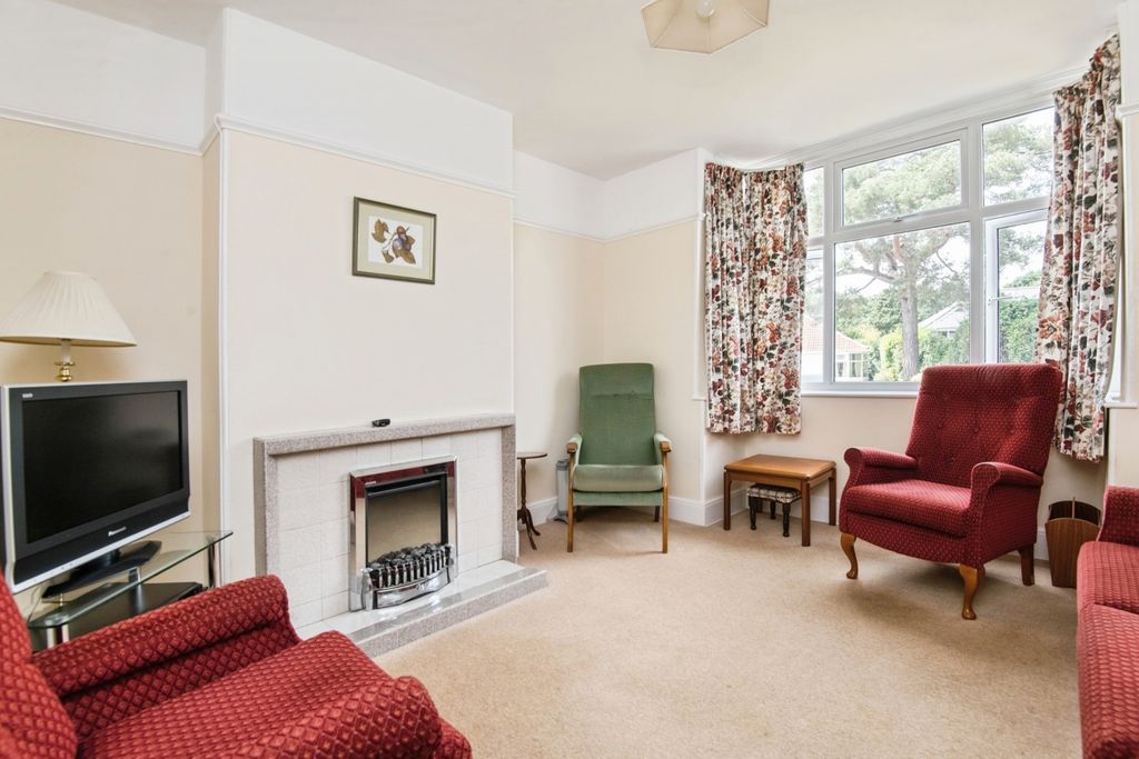Property photo 2 of 17 Photo
