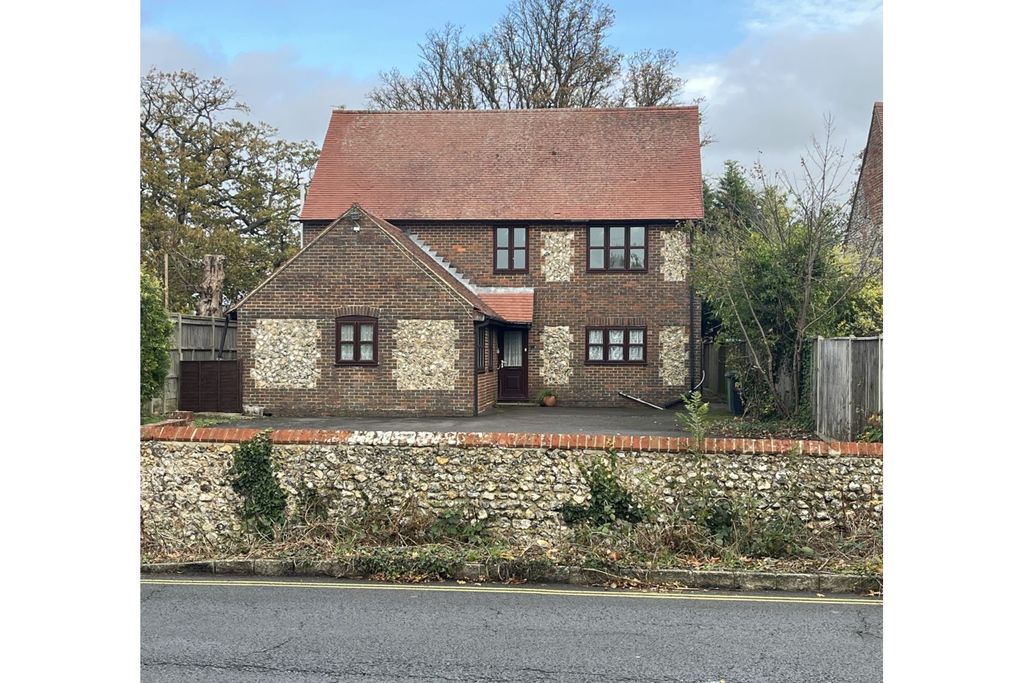 Property photo 1 of 21 Front View