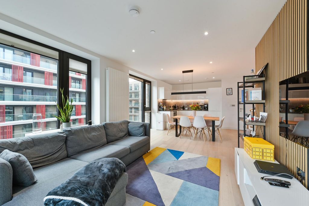 Property photo 2 of 11