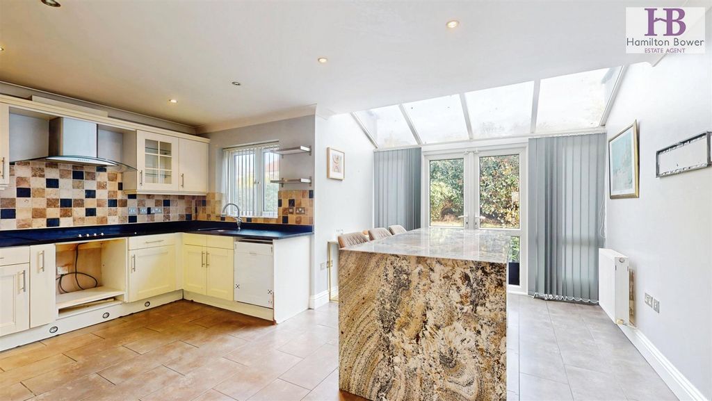 Property photo 3 of 20 cc930133-24-Oakdale-Grove-11072025_092525.Jpg