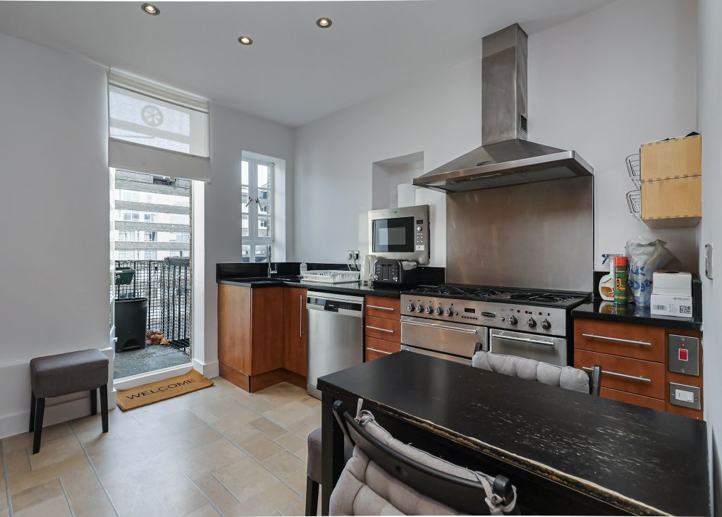 Property photo 3 of 25