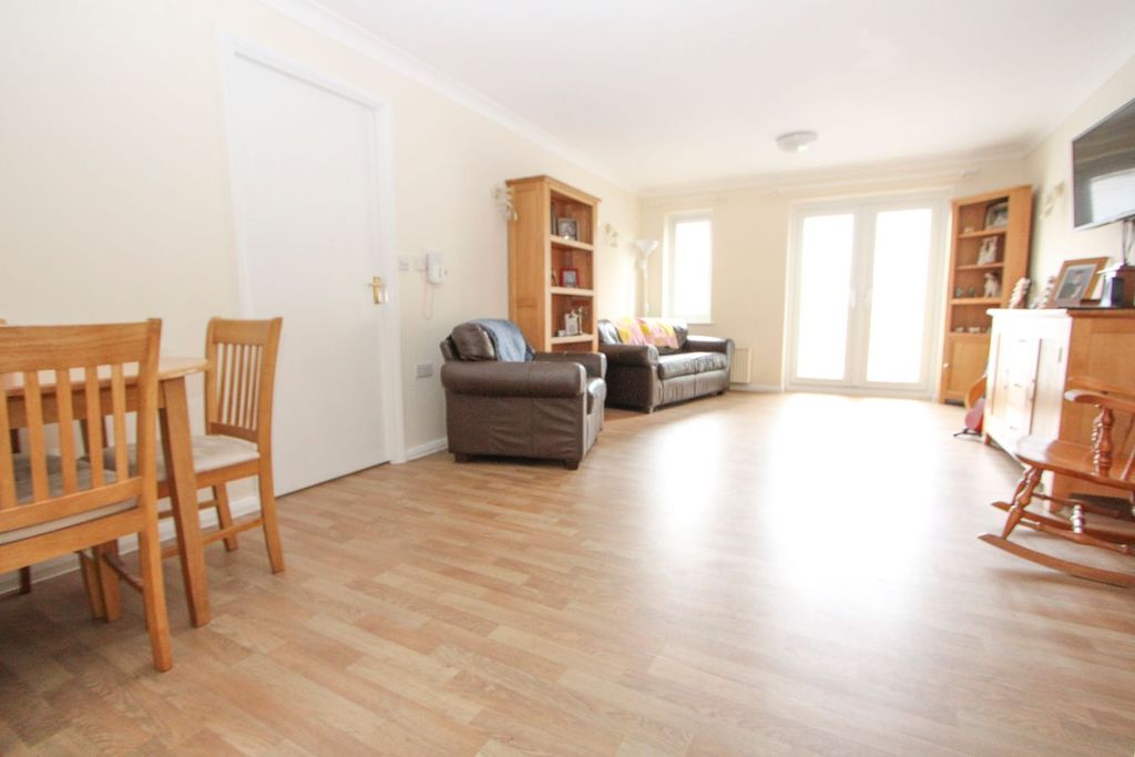 Property photo 3 of 19