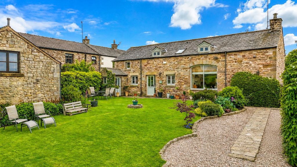 Property photo 1 of 34