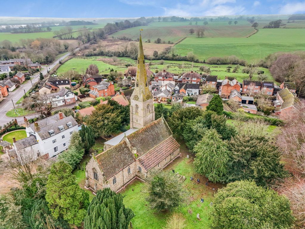 Property photo 2 of 31