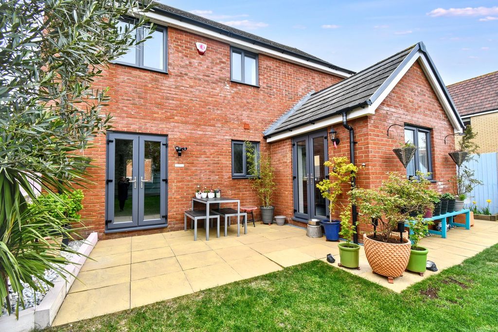 Property photo 3 of 24