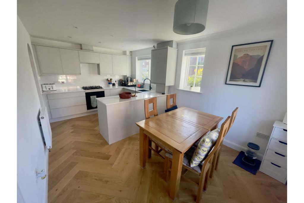 Property photo 3 of 8 Kitchen/Diner