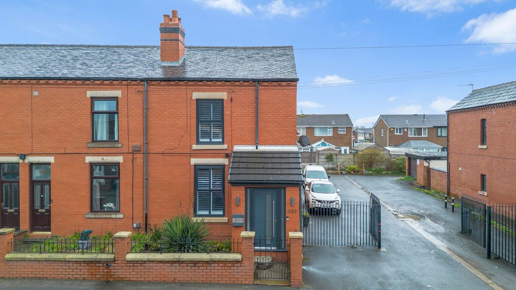 Property photo 1 of 31