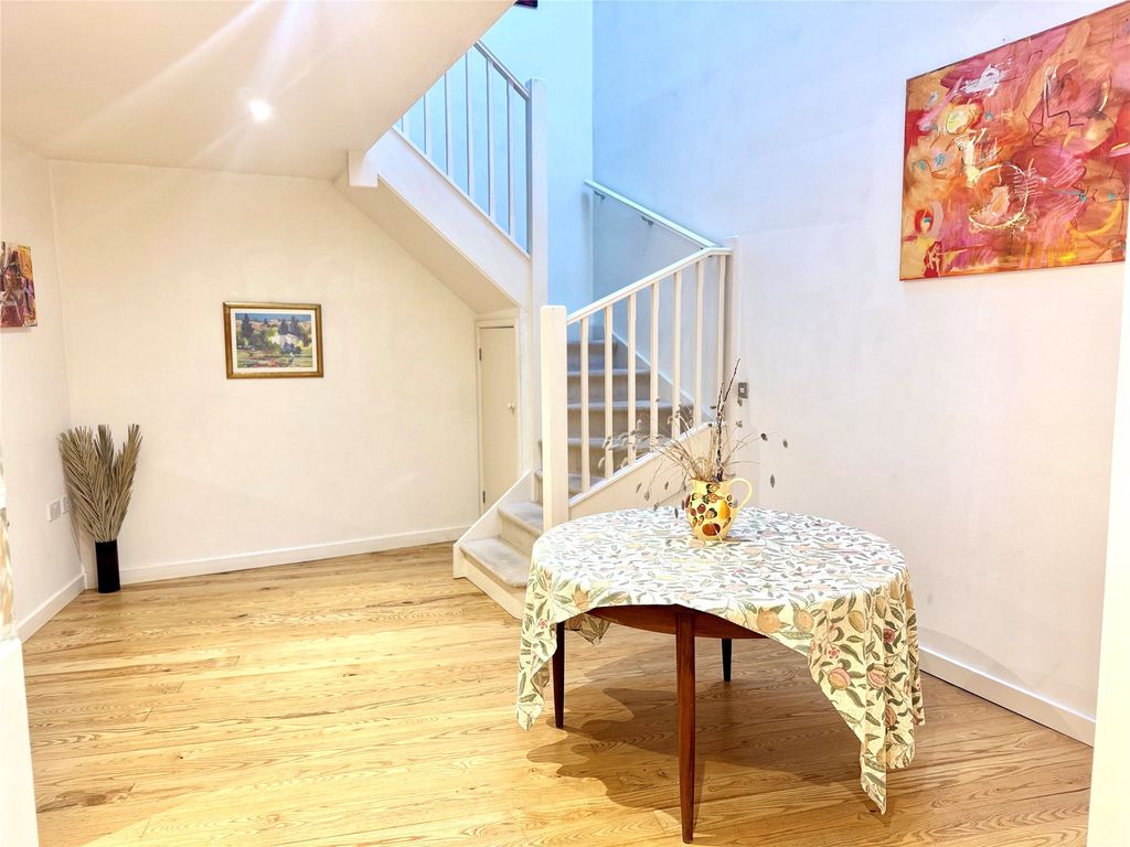 Property photo 2 of 18 Picture No. 37