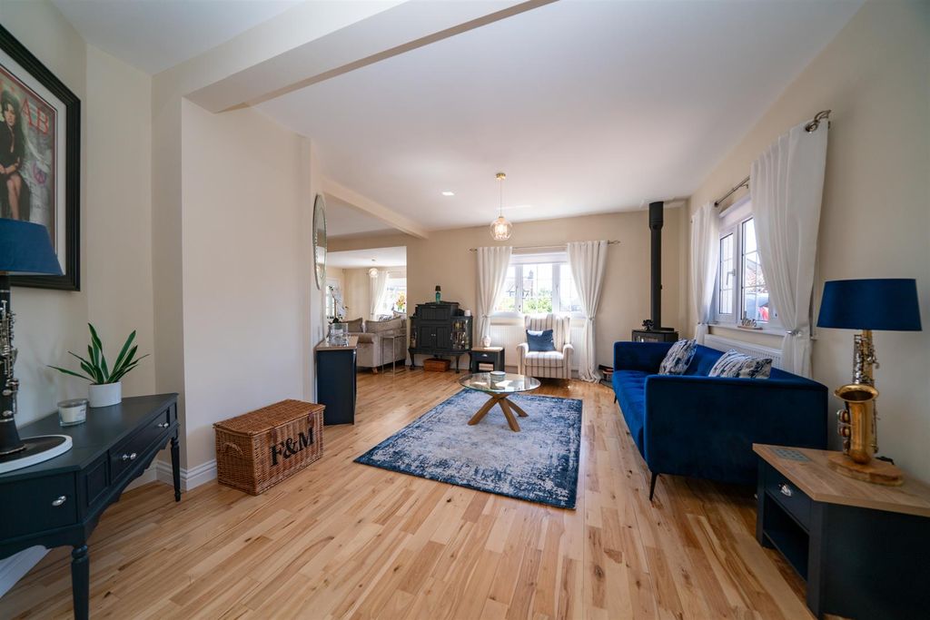Property photo 3 of 27 57-Hillfield-Road-19.Jpg