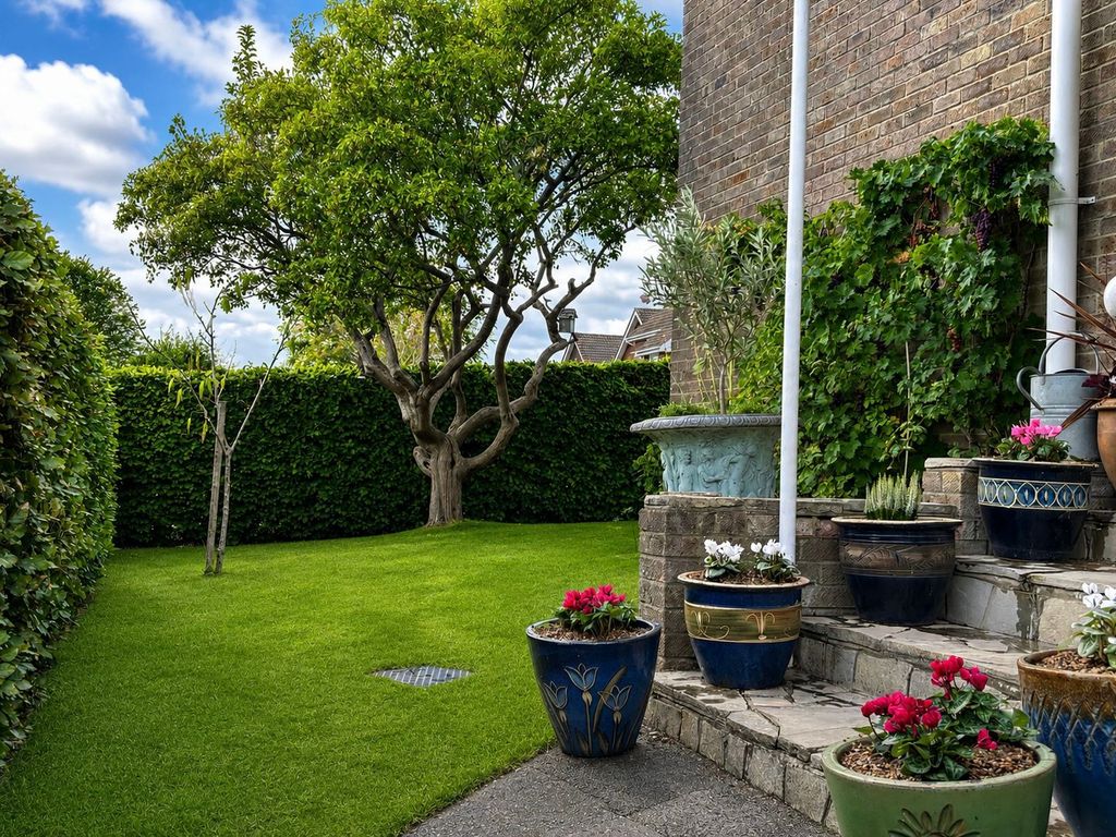 Property photo 3 of 18
