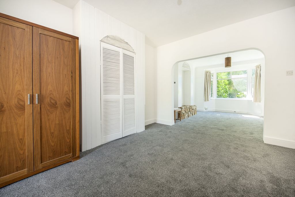 Property photo 2 of 15 294-Nelson-Road-0009