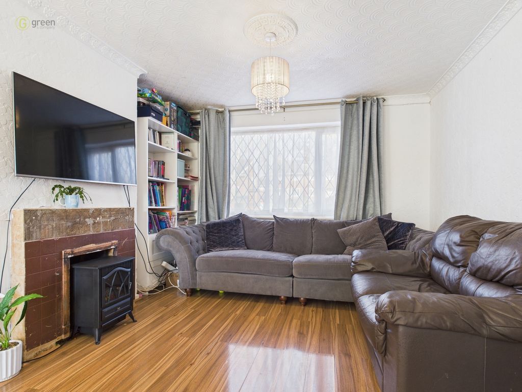 Property photo 2 of 25