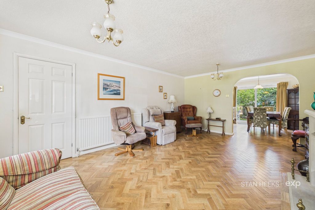 Property photo 2 of 25