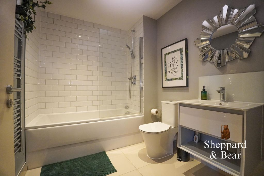 Property photo 3 of 25 Bathroom
