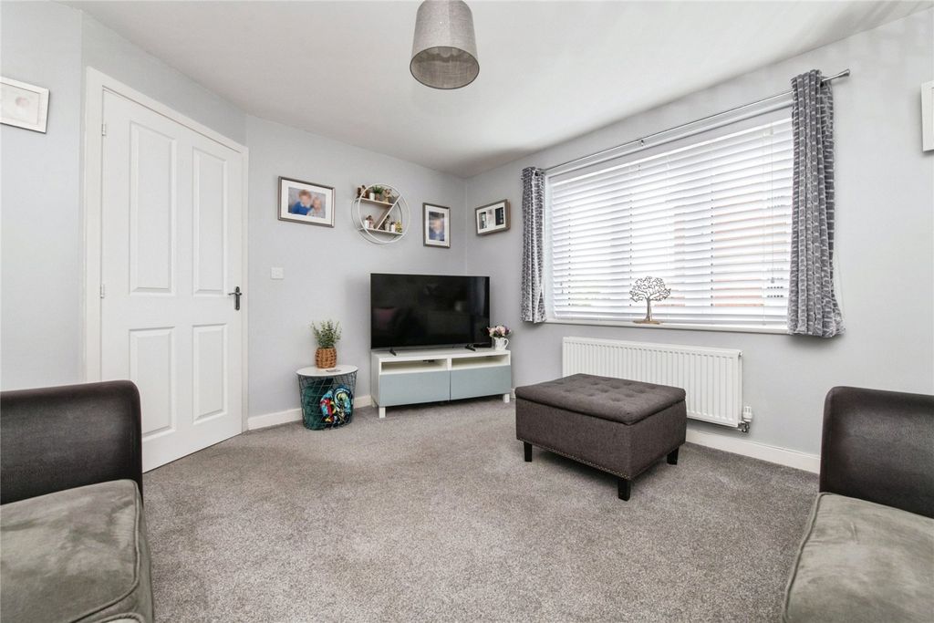 Property photo 2 of 12 Picture No. 10