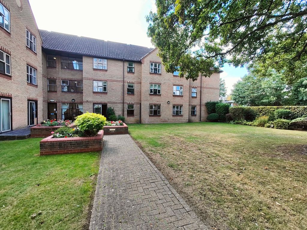 Property photo 1 of 8