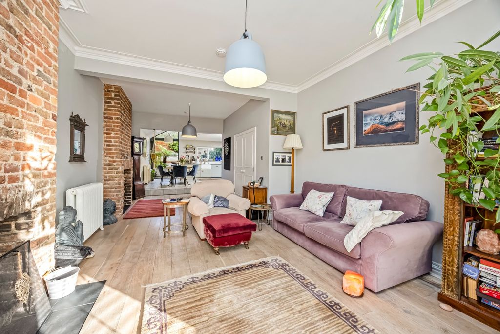 Property photo 3 of 39 4683993