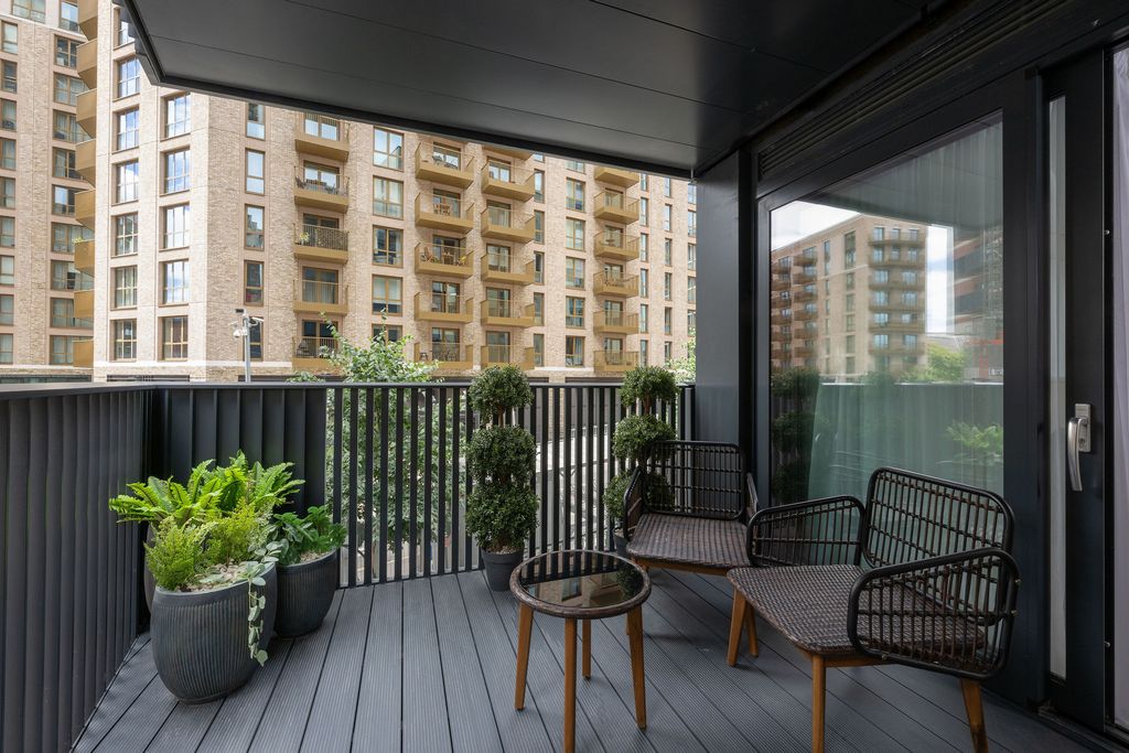 Additional image 12 of 2 bed flat for sale22, Capital Interchange Way, Brentford TW8