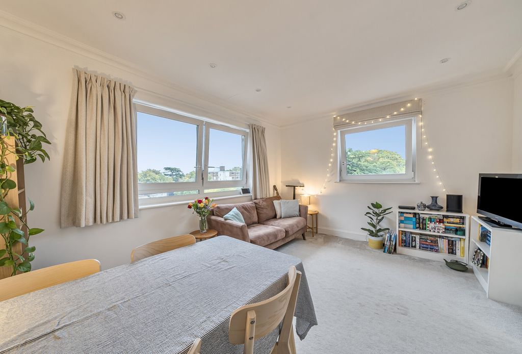 Property photo 1 of 11 1365742-13-68E929...