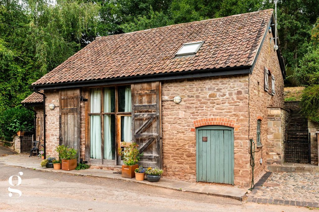 Property photo 1 of 45