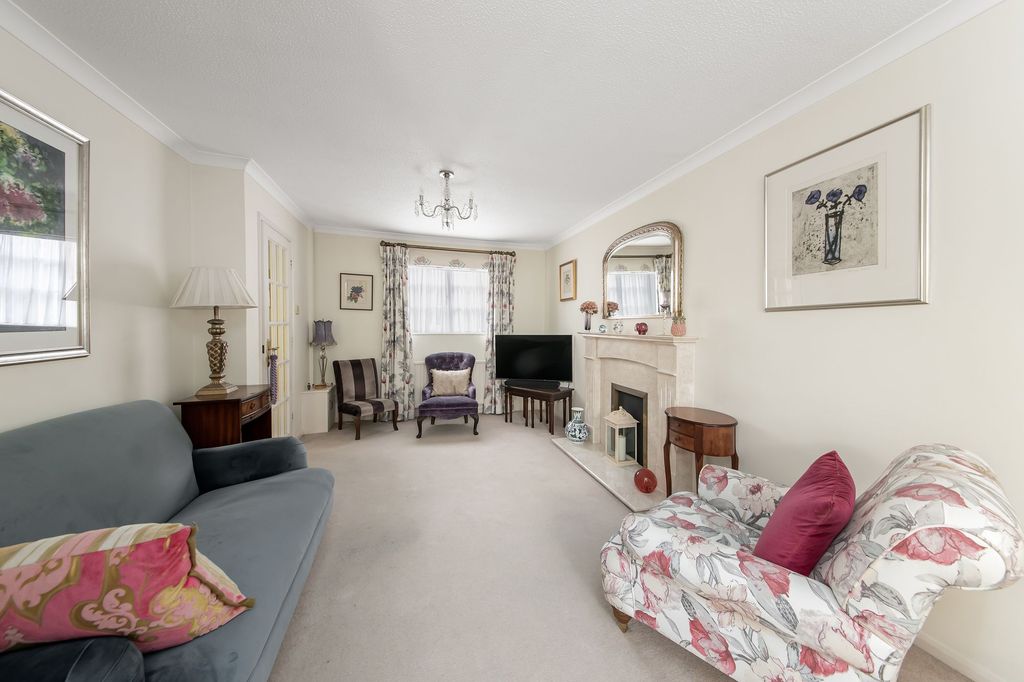 Property photo 2 of 18