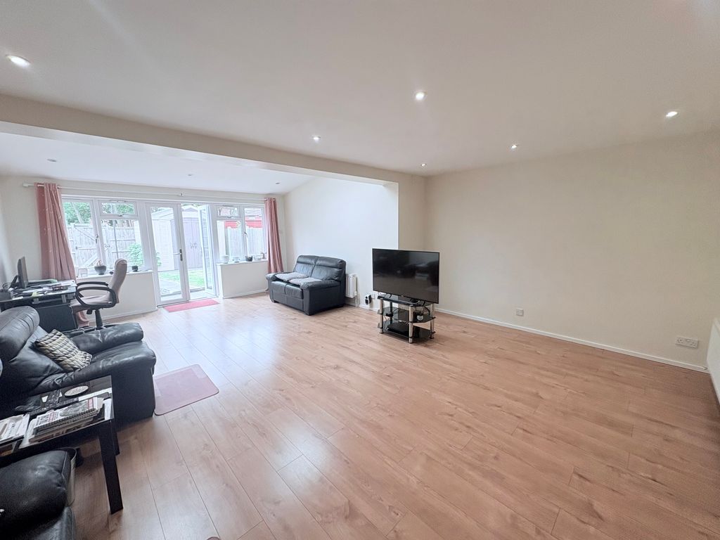 Property photo 2 of 27 Img_5886